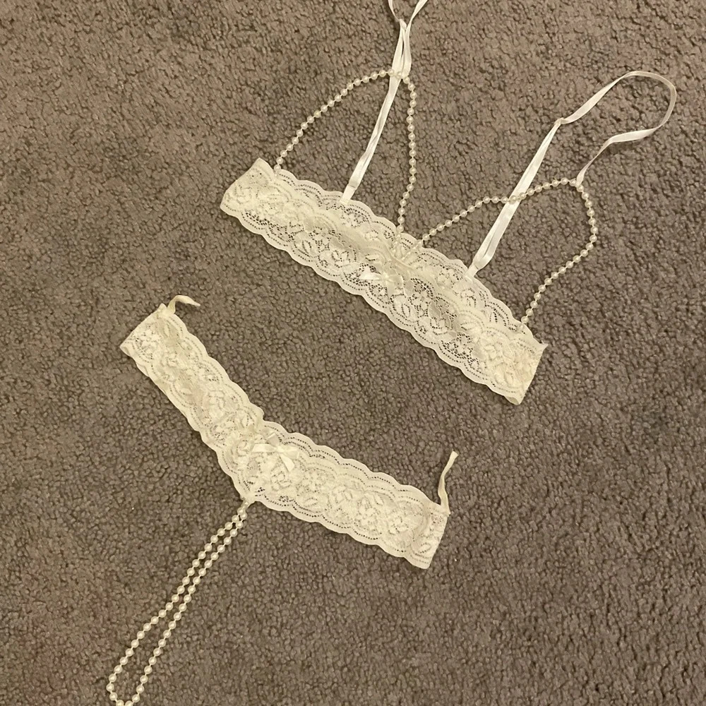 NEW Vintage Pearl and White Lace Bra Panties Thong Intimates Set Bride Wedding - Picture 4 of 6